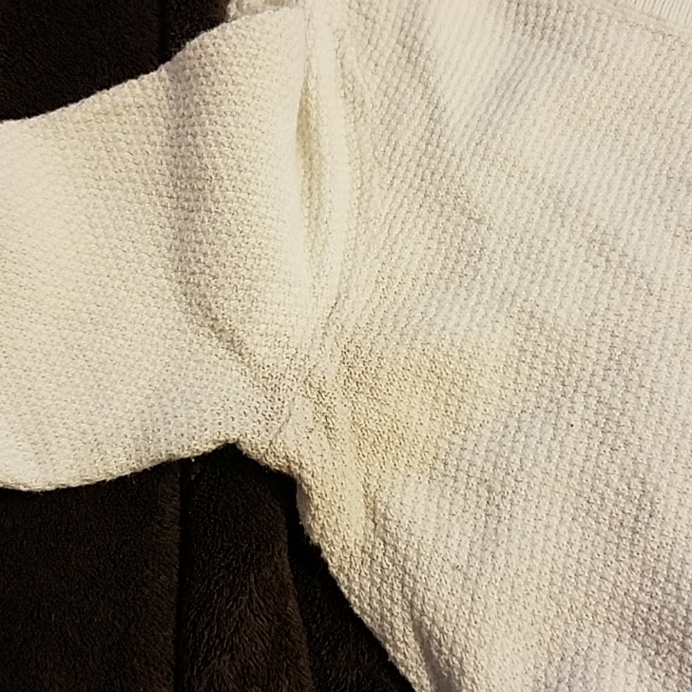 White pullover - Picture 3 of 5